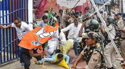 Nitish Kumar Babu strengthening Democracy with the help of Lathicharge!